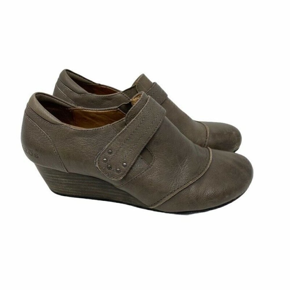 Taos Splurge Wedge Heels Shoes Gray Leather 7.5
